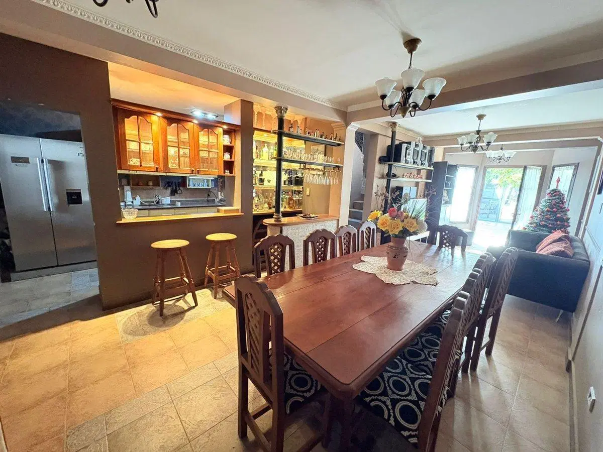 VENTA CASA DUPLEX B° SANTA ANA- PERICO 135M2 3