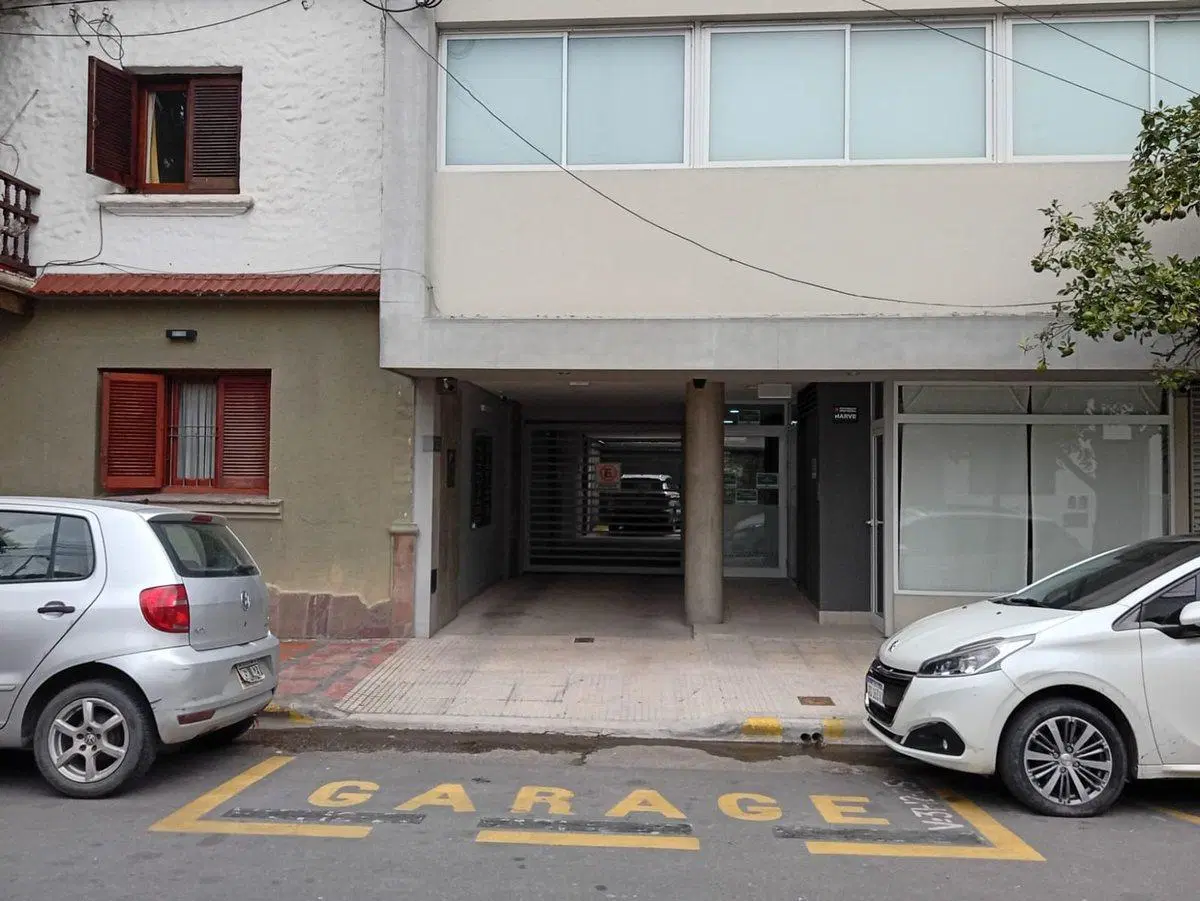 Alquiler Cochera , Calle Gral Paz 335 2
