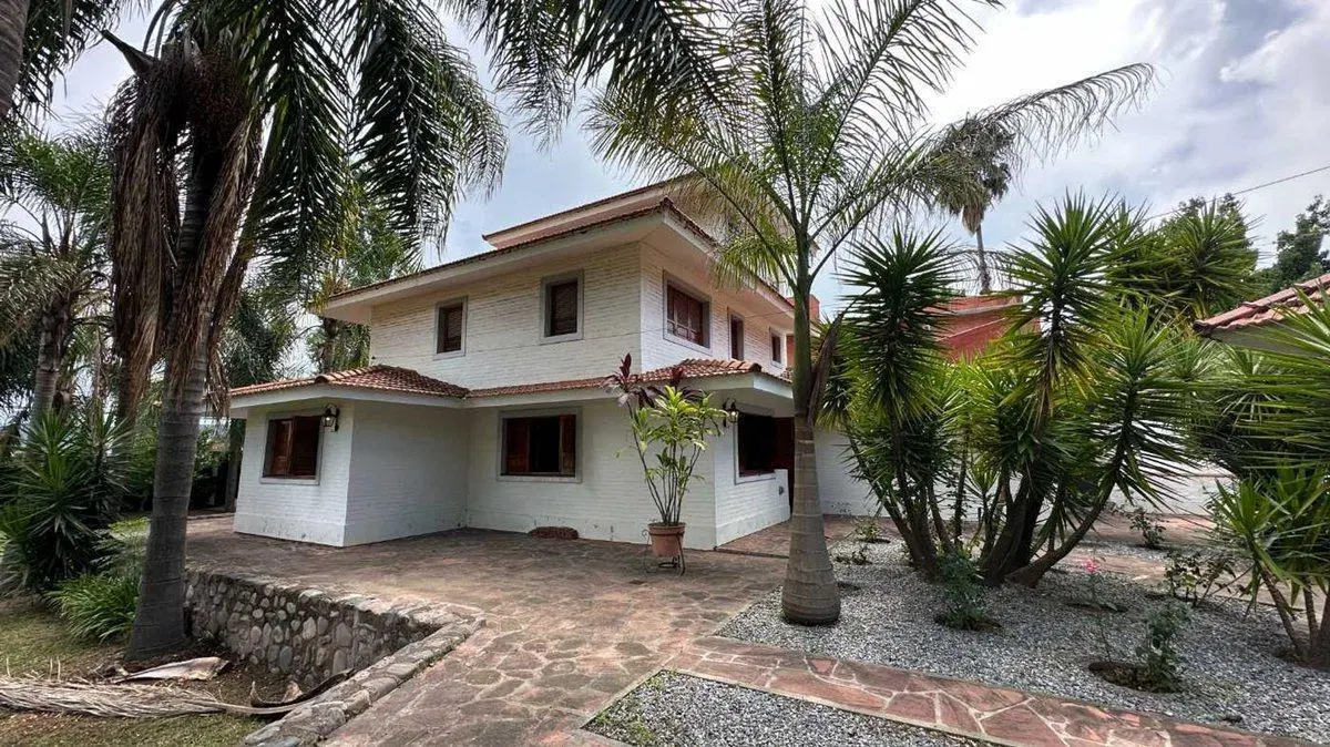 VENTA CASA 6 AMBIENTE ESQUINA 1195m2 BAJO LA VIÑA 2