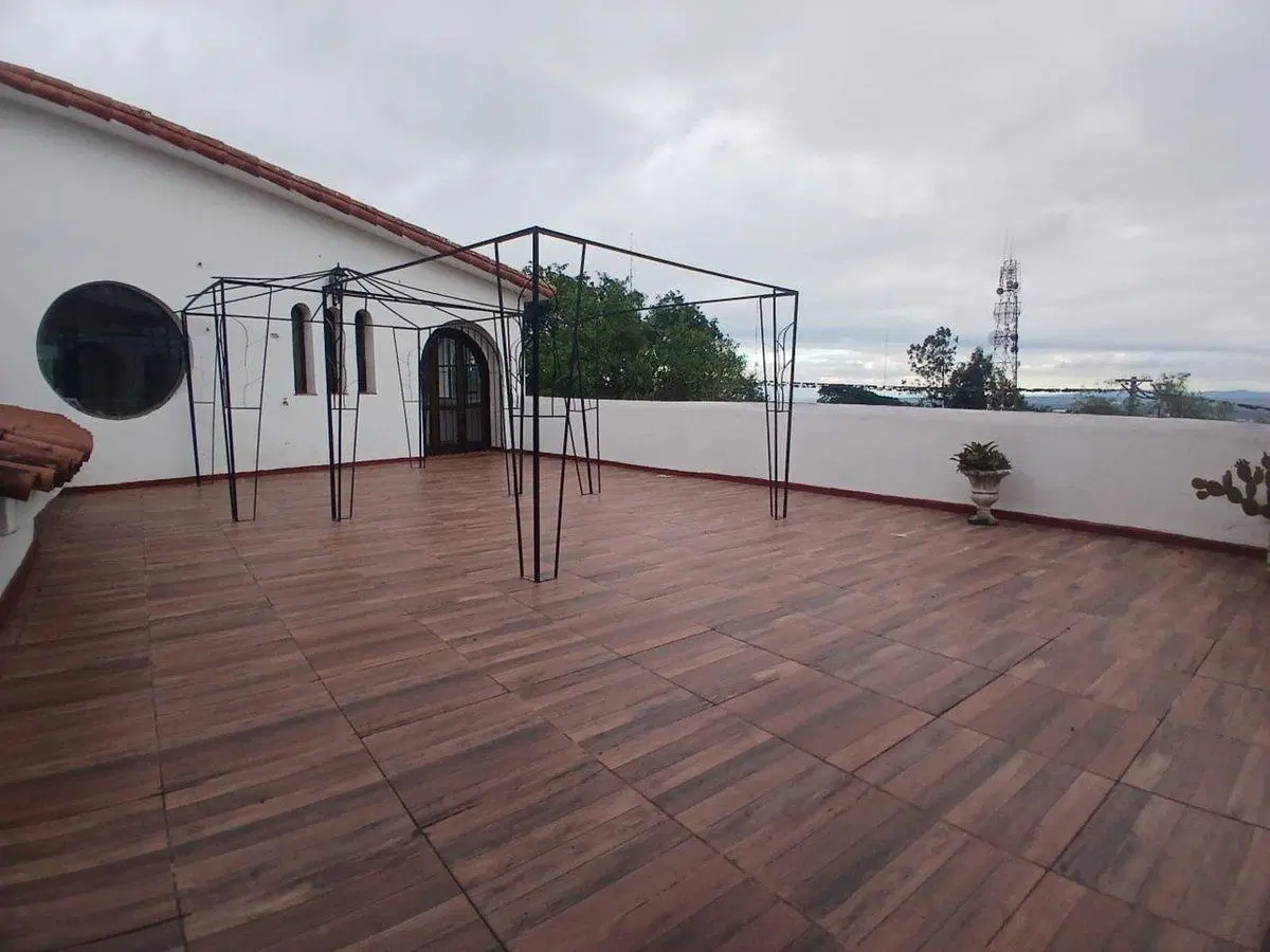 CASONA EN ALQUILER COMERCIAL B° ALTO LA VIÑA 5