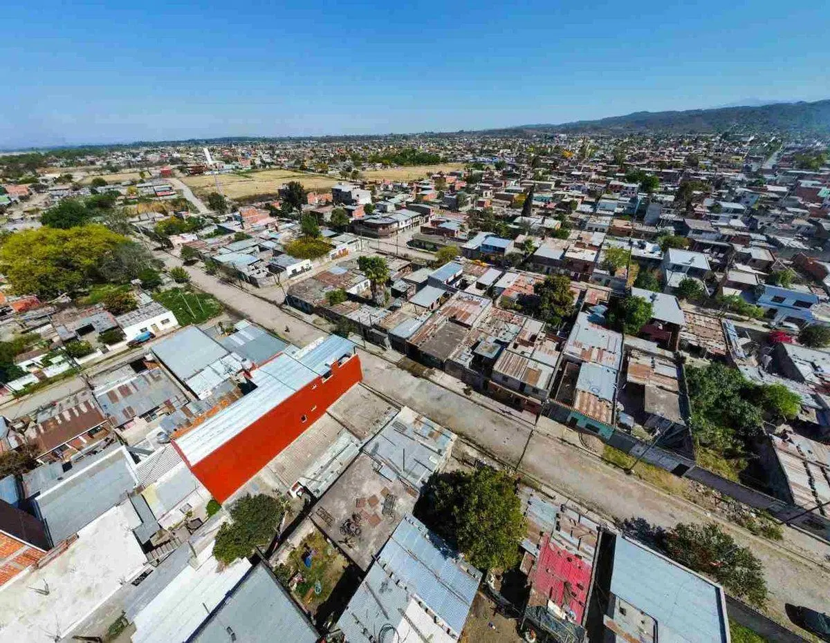 VENTA CASA 160M2 2 DORMITORIOS - B° AZOPARDO 5