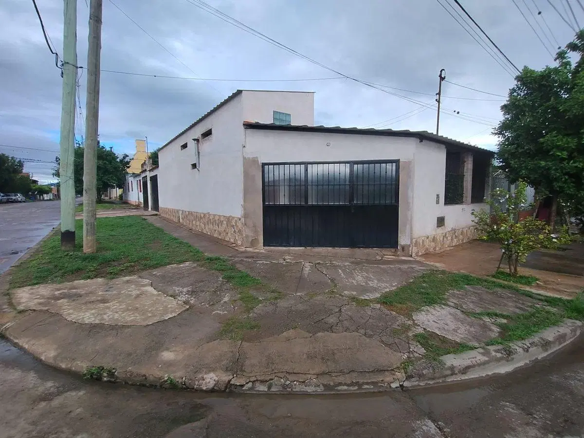 VENTA-CASA 3 DORMITORIOS-156 M2-A. COMEDERO 4