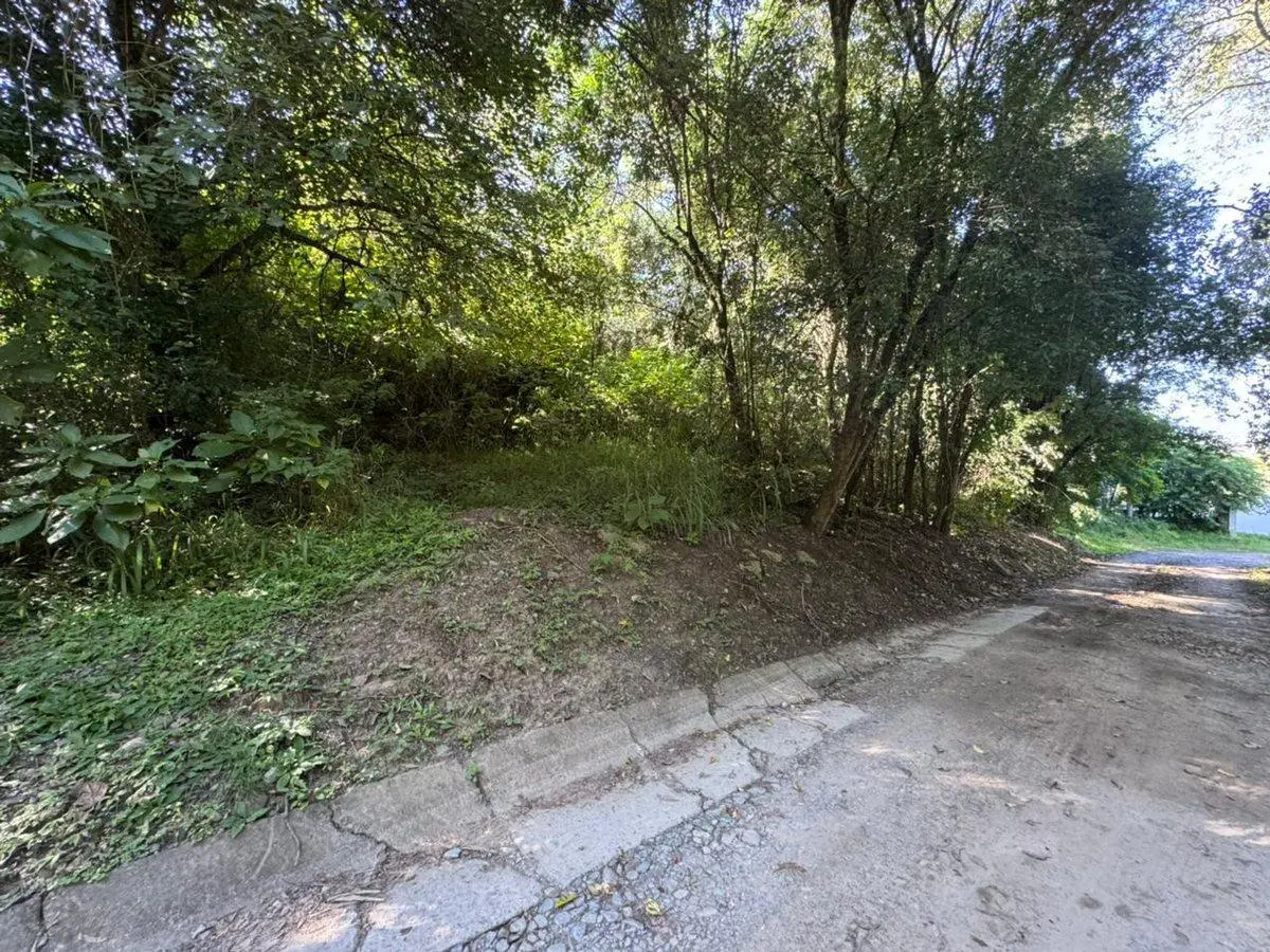 VENTA DE TERRENO EN LOS PERALES 2107,28M2 4