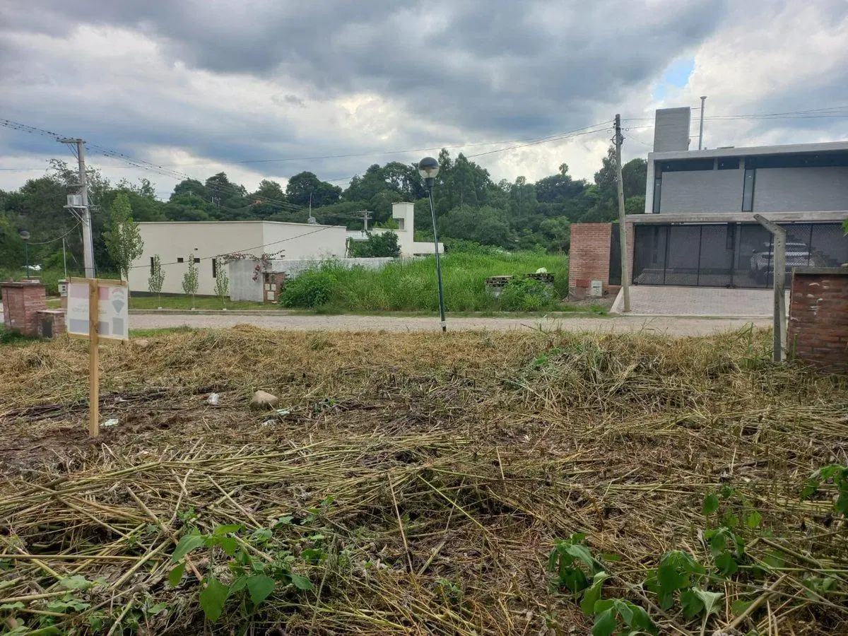 VENTA TERRENO EN BARRIO LAS MORAS 720,95 m² 5