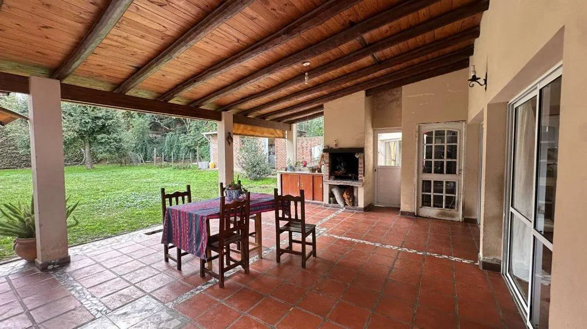 VENTA CASA 4 DORM - B° LOS PERALES 5