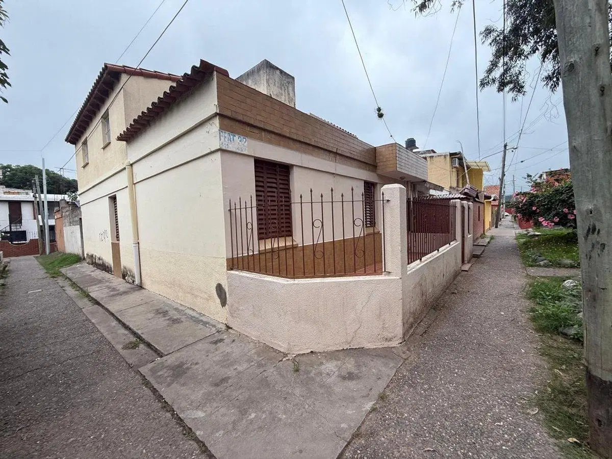 VENTA CASA 5 DORM 104 m² - B° SANTA RITA - JUJUY 3