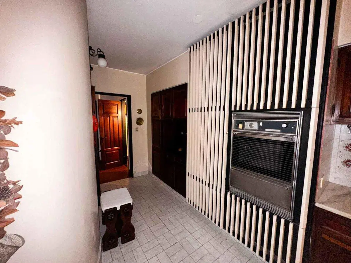 VENTA CASA 4 DORMITORIOS B° CENTRO 3