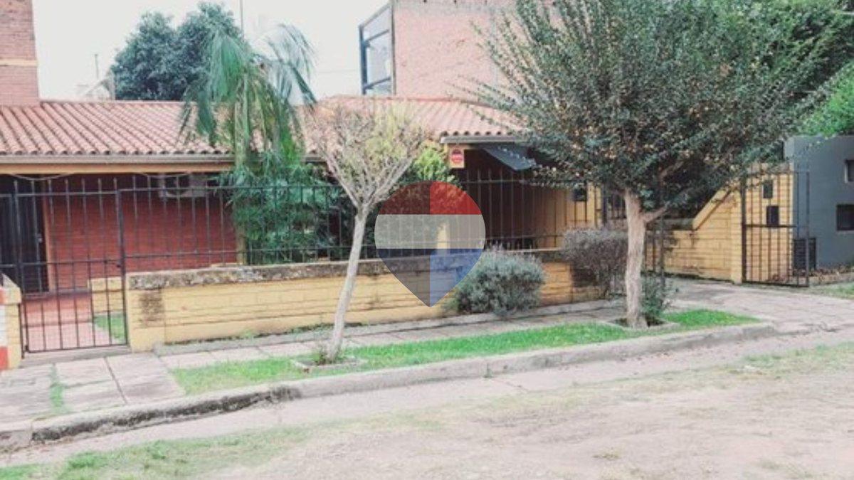 VENTA CASA DE 4 DORMITORIOS EN BAJO LA VIÑA