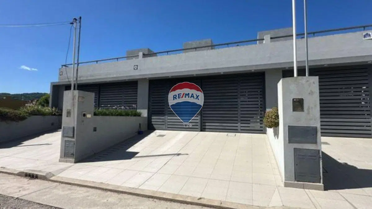 VENTA CASA EN BAJO LA VIÑA 3 DORMITORIOS 2