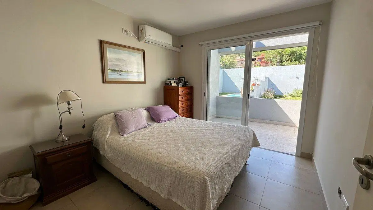 VENTA CASA EN BAJO LA VIÑA 3 DORMITORIOS 5