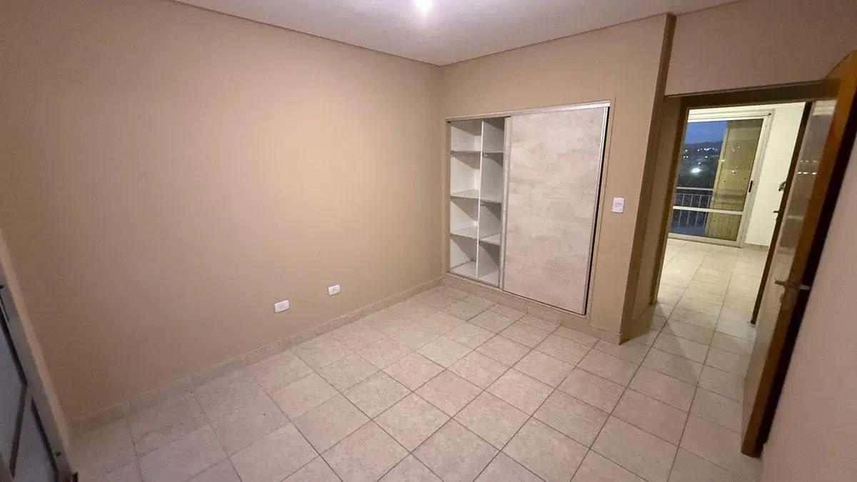 DEPARTAMENTO 3 DORMITORIOS EN VENTA EN B° CENTRO 4