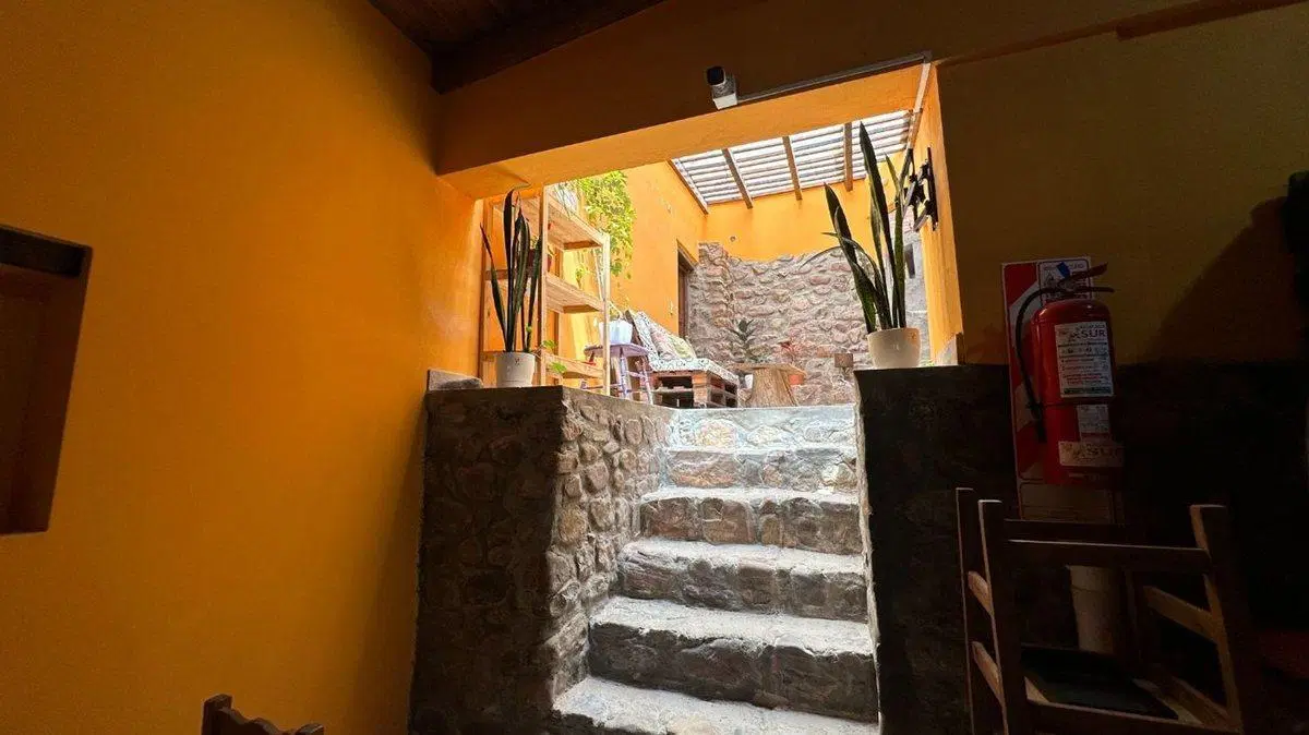 HOSTAL 5 HABITACIONES + 1 DEPTO HUMAHUACA 3