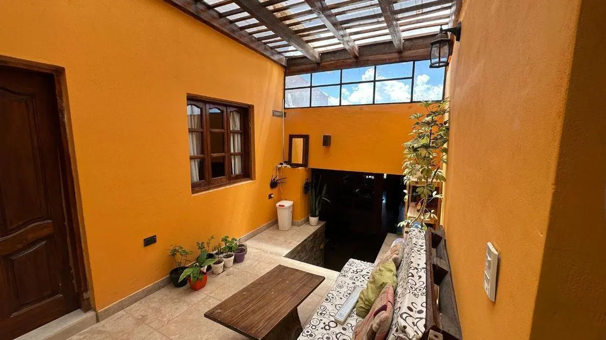 HOSTAL 5 HABITACIONES + 1 DEPTO HUMAHUACA 5