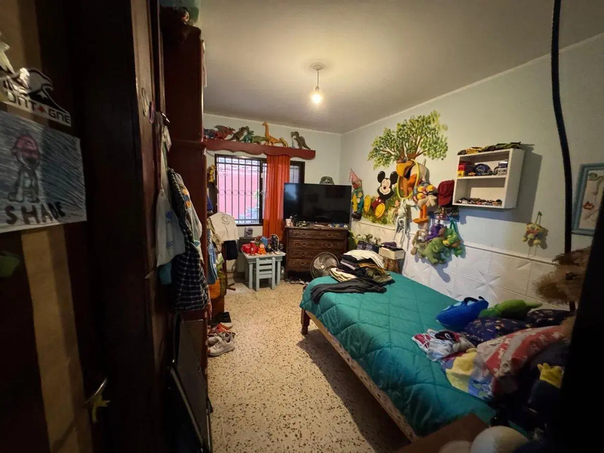 VENTA CASA EN BARRIO SAN PEDRITO, 3 HABITACIONES. 2