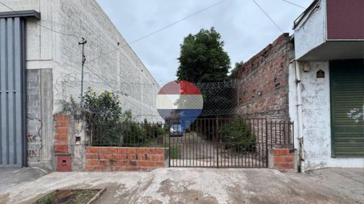 VENTA CASA EN BARRIO SAN PEDRITO, 3 HABITACIONES.