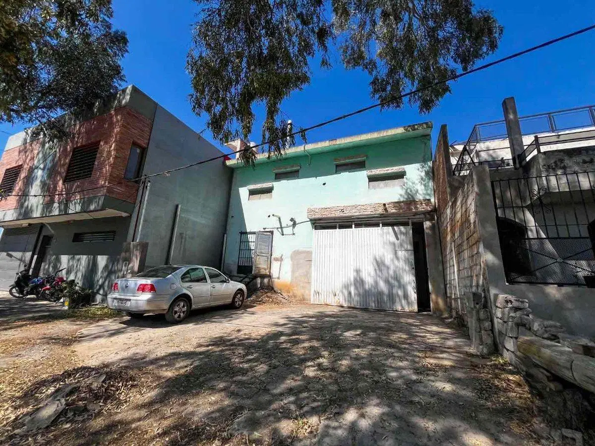 VENTA GALPÓN + DEPTO B° CERRO LAS ROSAS 4