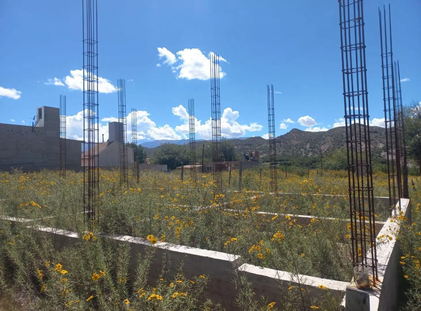 VENTA TERRENO HUMAHUACA 300 m² 2