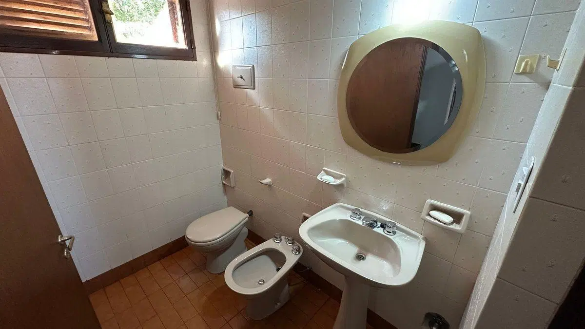 VENTA CASA B° LOS PERALES 4 DORM ESQUINA 3