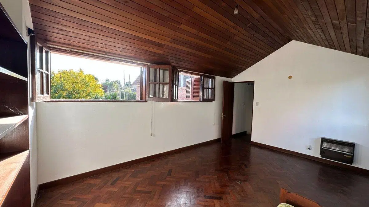VENTA CASA B° LOS PERALES 4 DORM ESQUINA 2