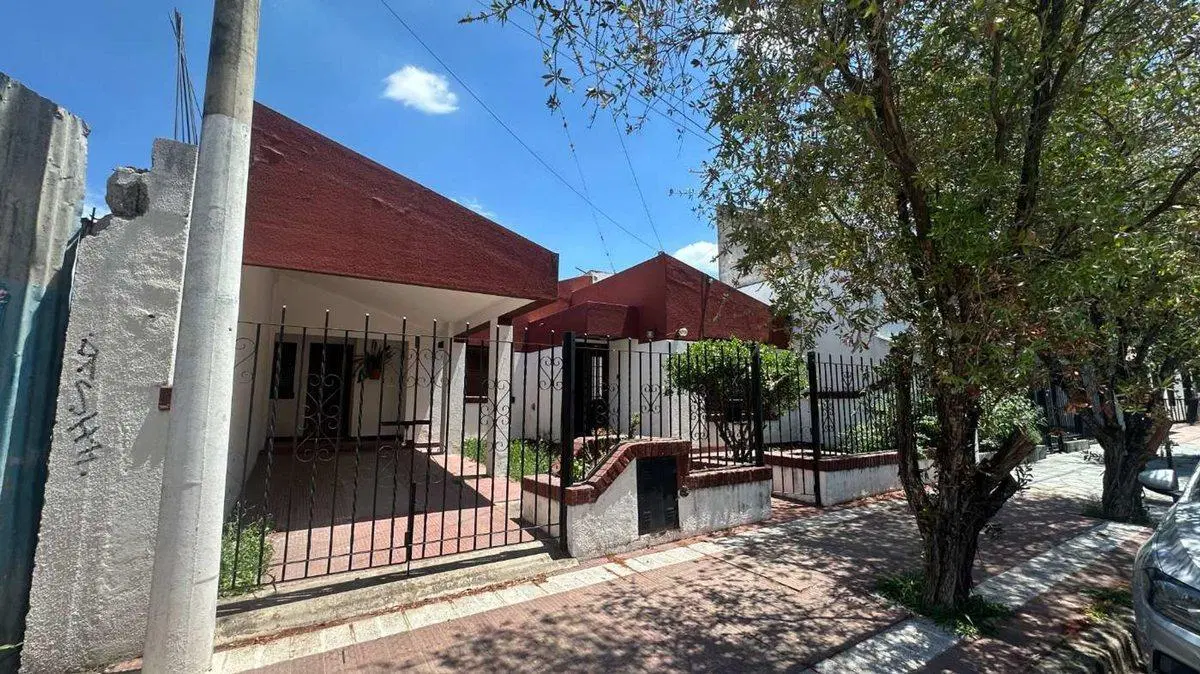 VENTA CASA 3 DORMITORIOS – B° CIUDAD DE NIEVA 2