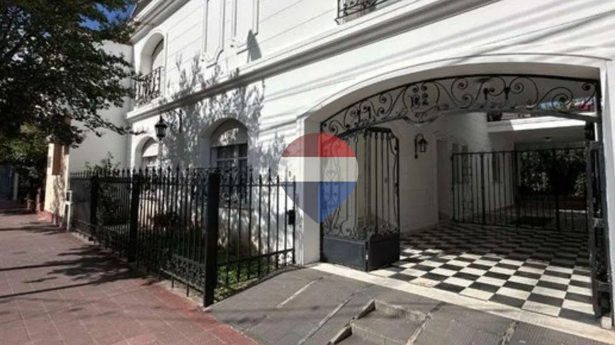 VENTA CASA 5 DORMITORIOS – B° CENTRO 2