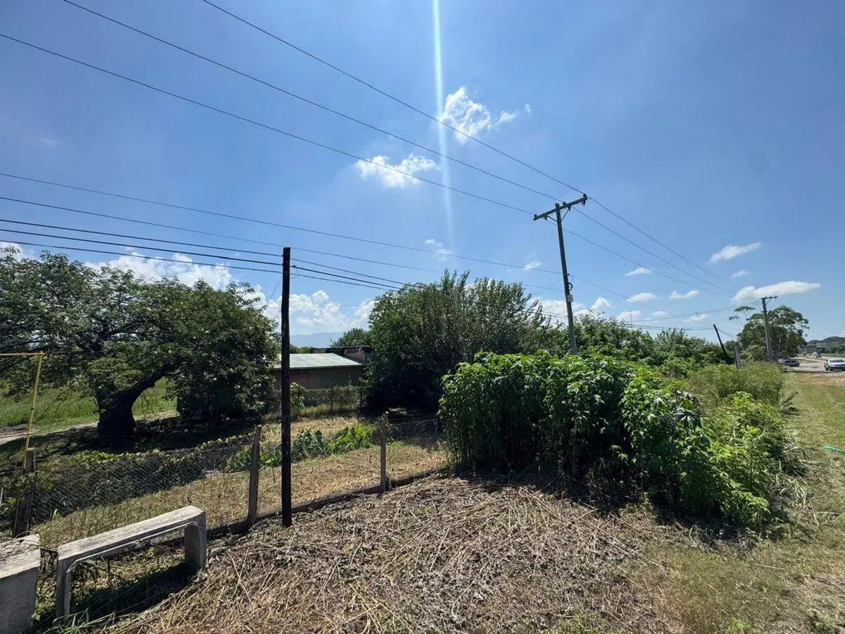 VENTA TERRENO 9204 m2 - RUTA 1 3