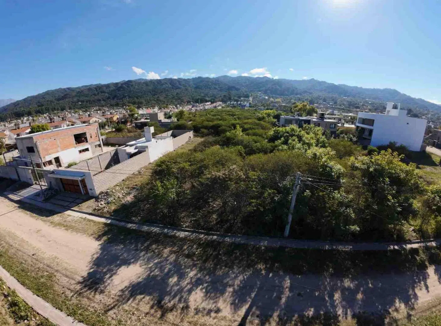 VENTA TERRENO 600 m2 – B° LOS PERALES 4