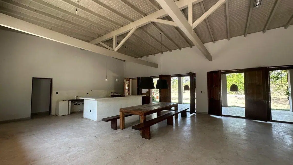 CASA 8 DORMITORIOS - LOZANO 5