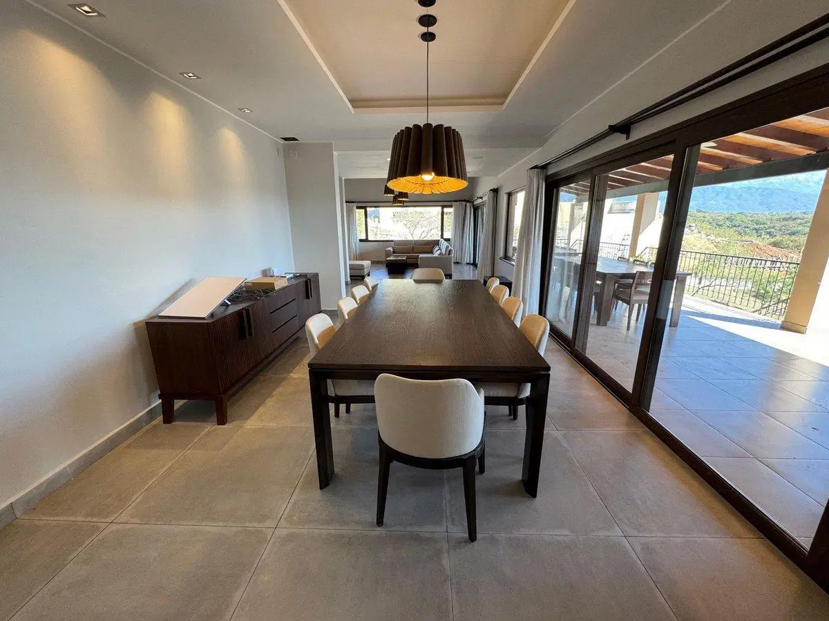 ALQUILER CASA B° PRIVADO CLUB CAMPO ROCA 4