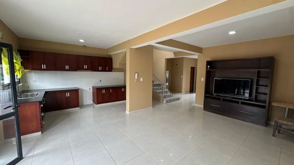 CASA EN VENTA EN LAS COLINAS 3
