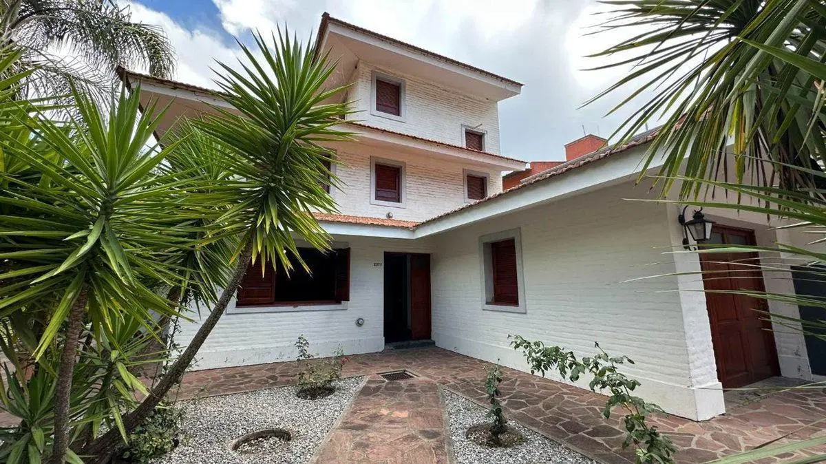 VENTA CASA 6 AMBIENTE ESQUINA 1195m2 BAJO LA VIÑA 5