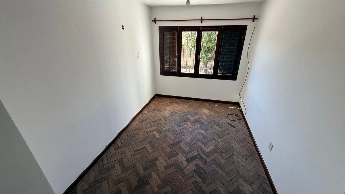 ALQUILER CASA 5 DORM. B° CENTRO 5