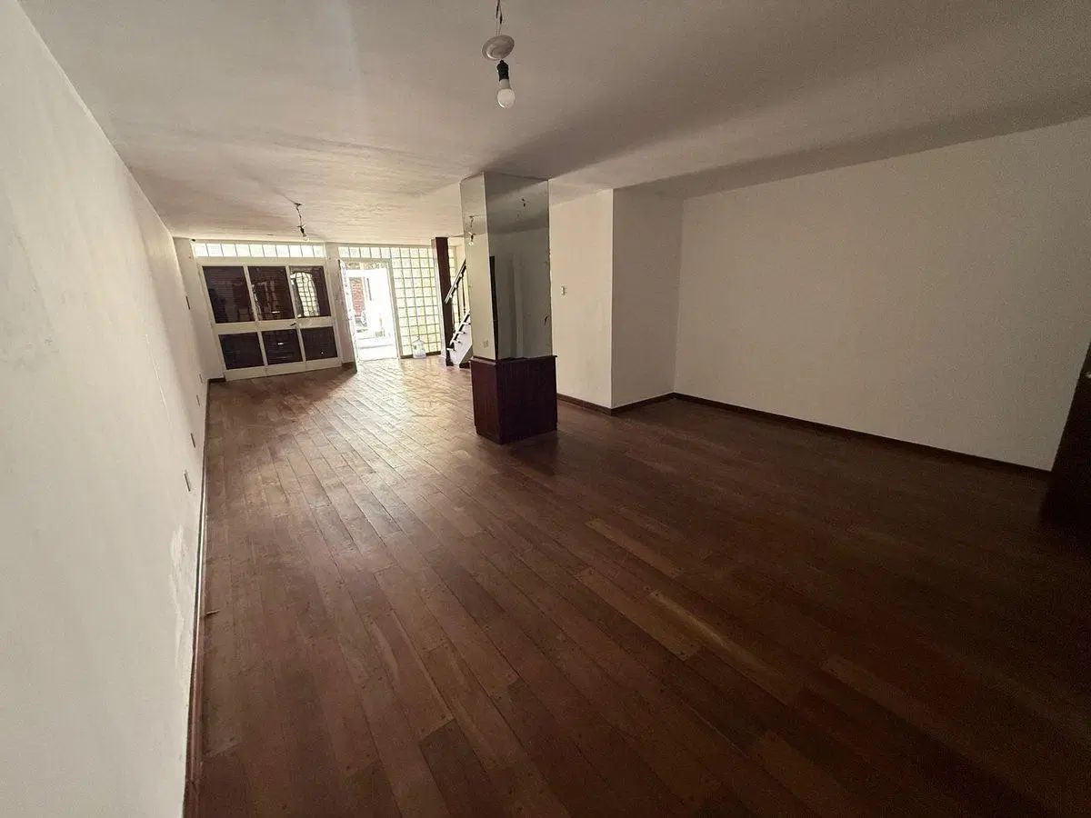 ALQUILER CASA 5 DORM. B° CENTRO 3