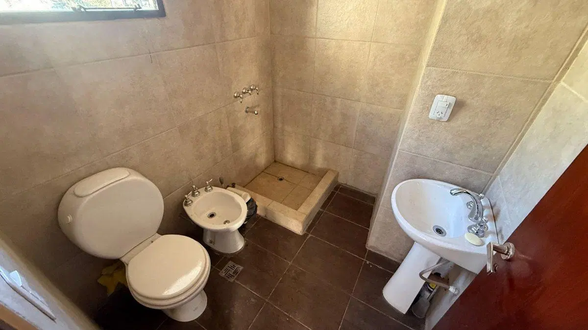 VENTA CASA 2 AMBIENTES TERRENO 867M2 PURMAMARCA 5