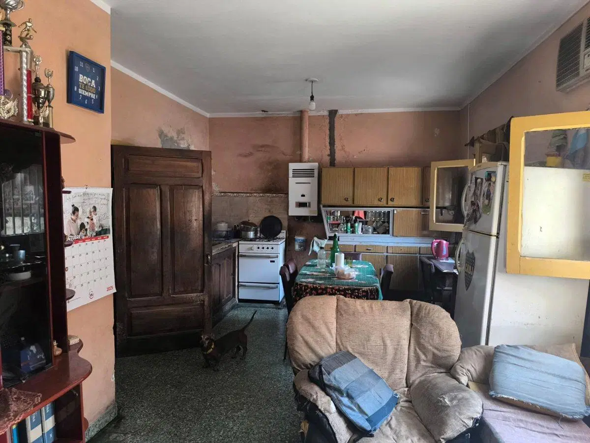 VENTA CASA  ZONA COMERCIAL 300M2 - CDAD. PERICO 4