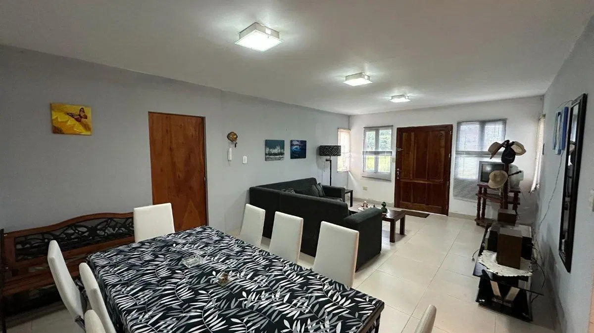VENTA CASA COUNTRY LAS DELICIAS 3 DORM + PILETA 5