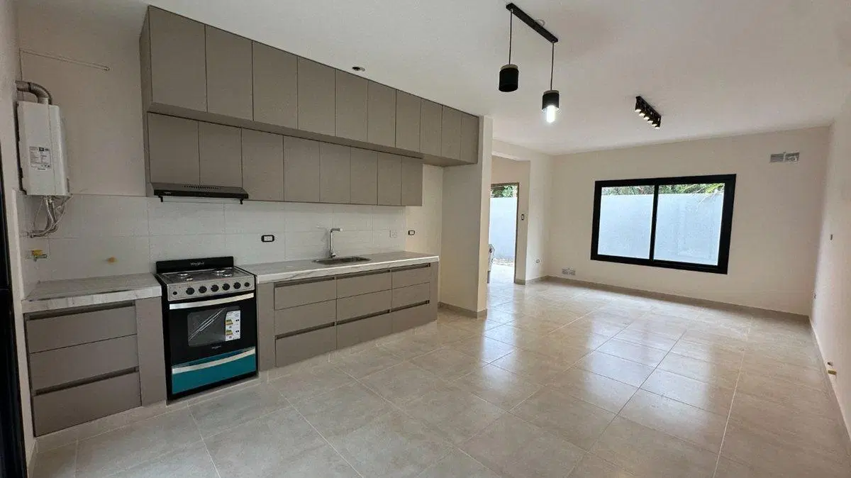 VENTA CASA 3 DORMITORIOS EN Bº LOS PERALES 5