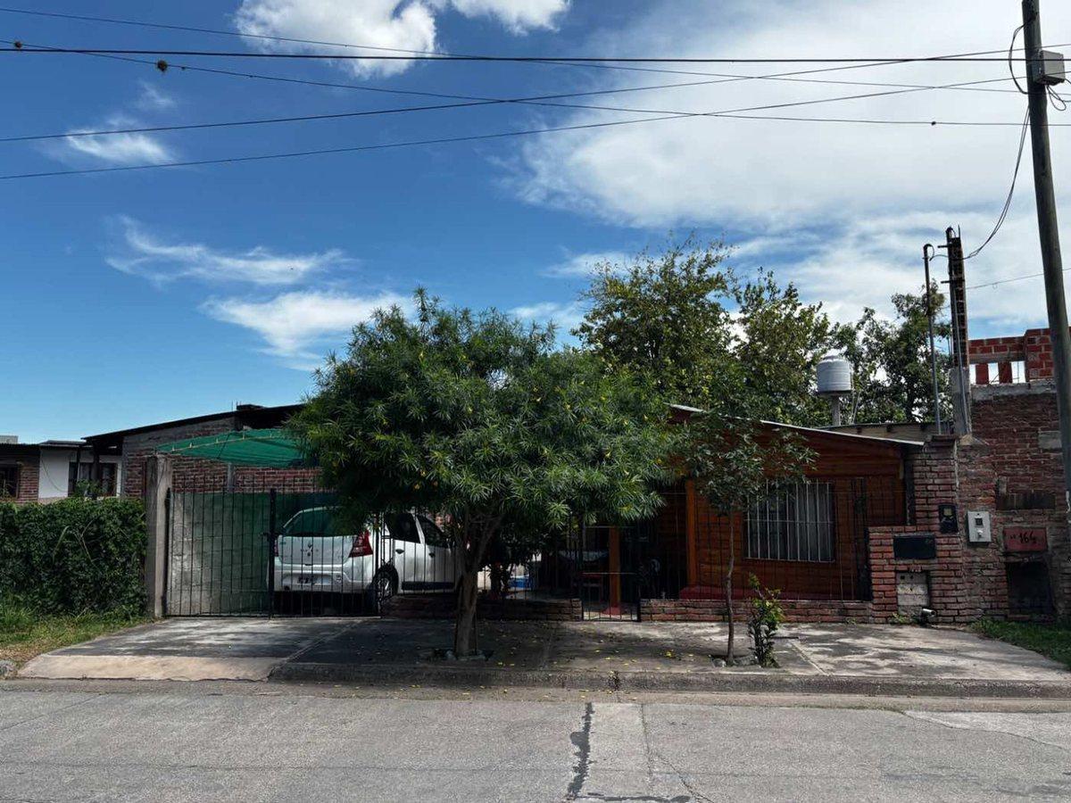 VENTA CASA 3 DORMITORIOS PRE FABRICADA LOS PERALES