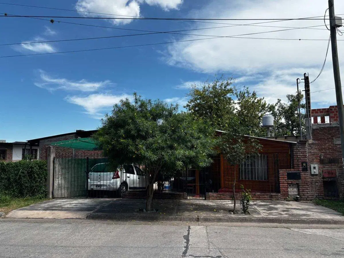 VENTA CASA 3 DORMITORIOS PRE FABRICADA LOS PERALES 2