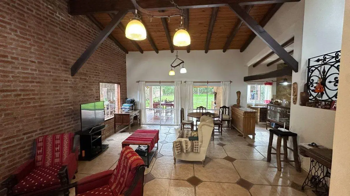 VENTA CASA 4 DORM - B° LOS PERALES 4