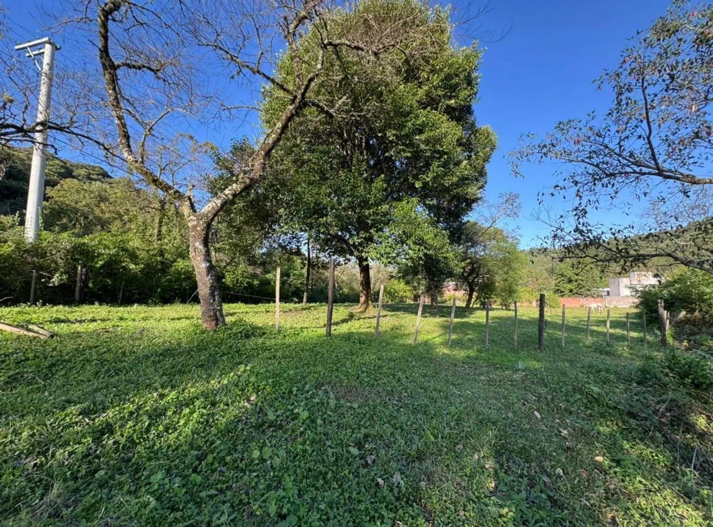 VENTA TERRENO EN ESQ. 1.054,76 M2 LOS NOGALES YALA 2