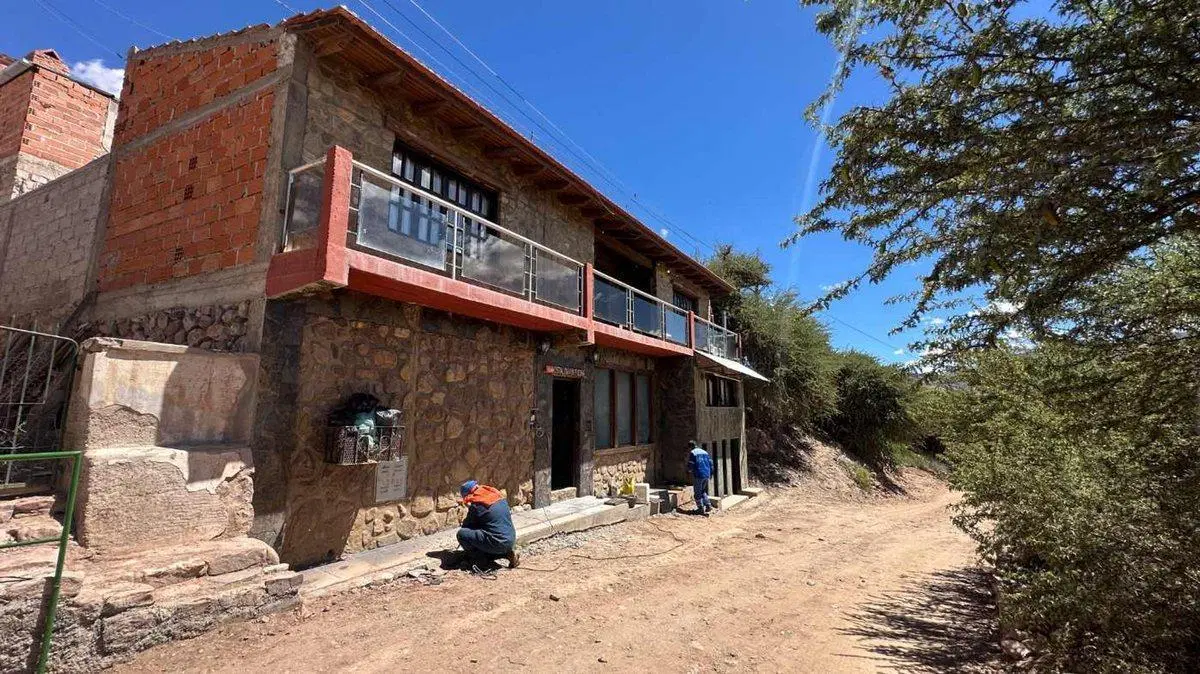 HOSTAL 5 HABITACIONES + 1 DEPTO HUMAHUACA 5