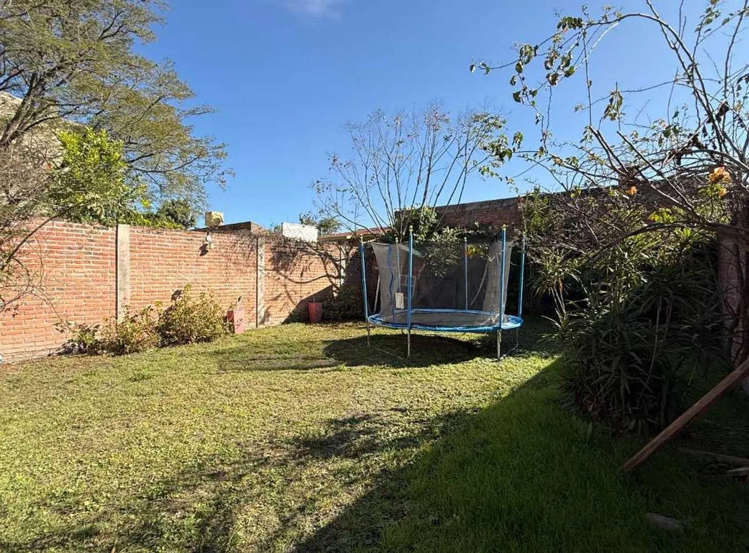 VENTA CASA 2 DORM- 310 m2 B° BAJO LA VIÑA 8