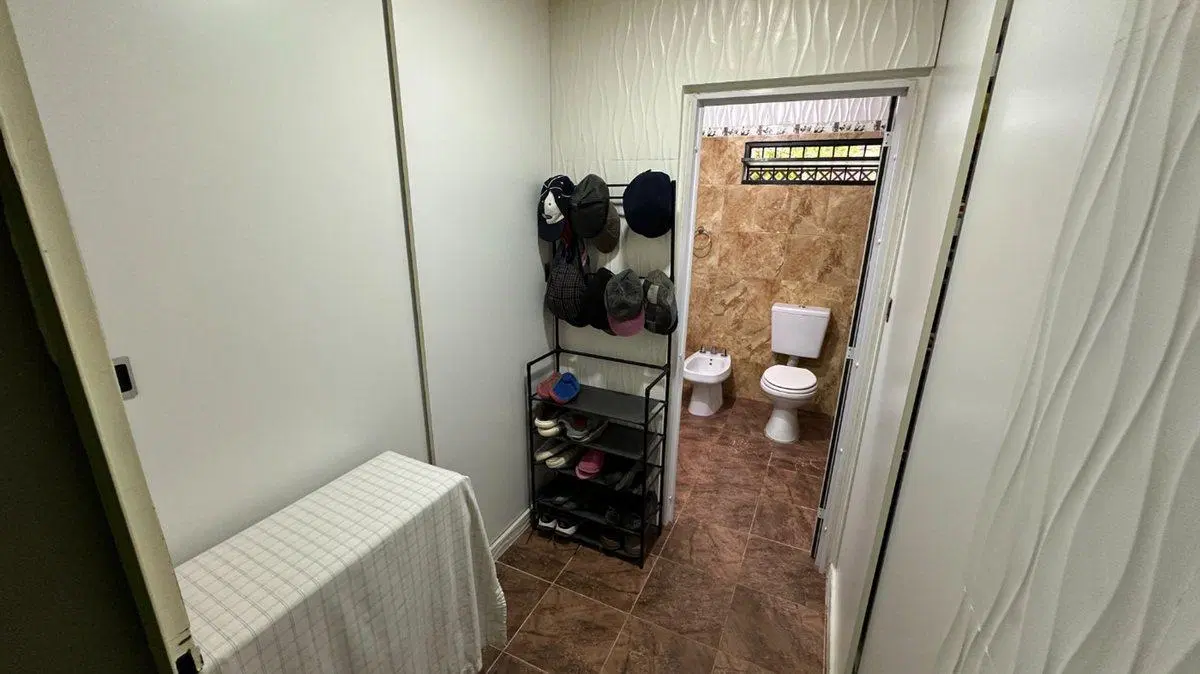 VENTA CASA LOS ALISOS 2 DORM+MONOAMBIENTE C/PILETA 4
