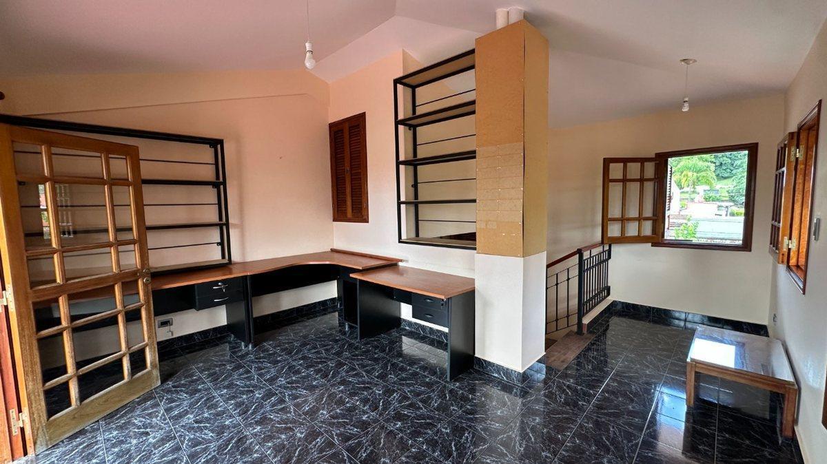 Foto de VENTA CASA 6 AMBIENTE ESQUINA 1195m2 BAJO LA VIÑA, imagen 4