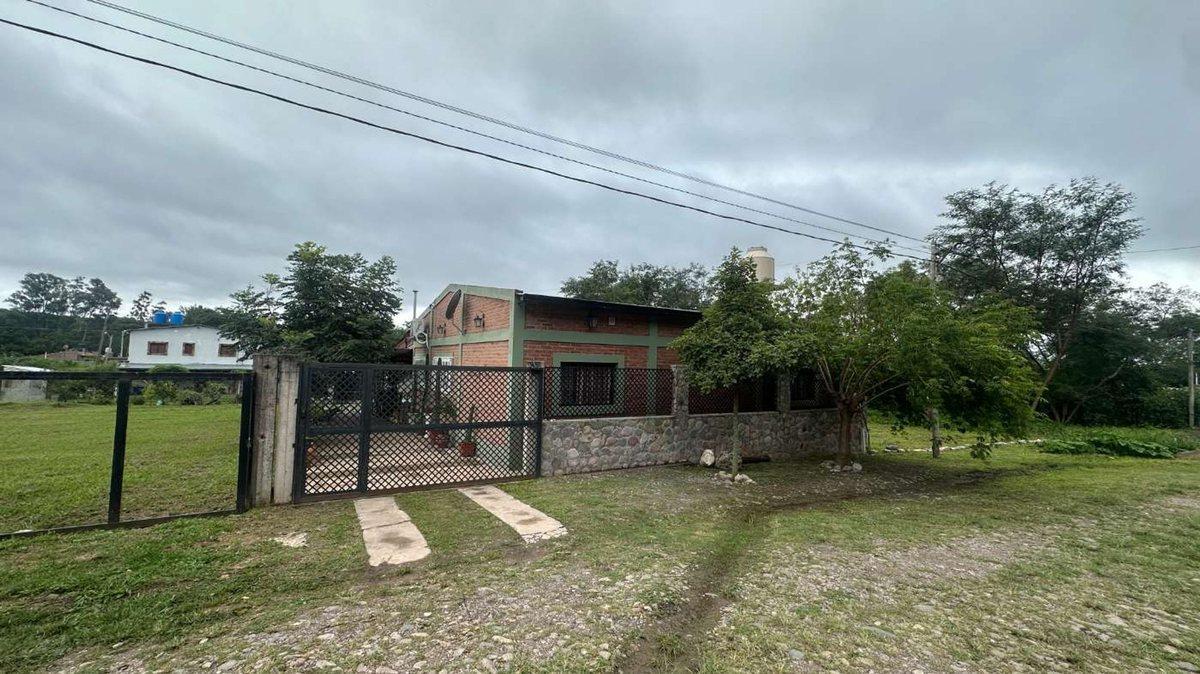 Foto de VENTA CASA LOS ALISOS 2 DORM+MONOAMBIENTE C/PILETA, imagen 4