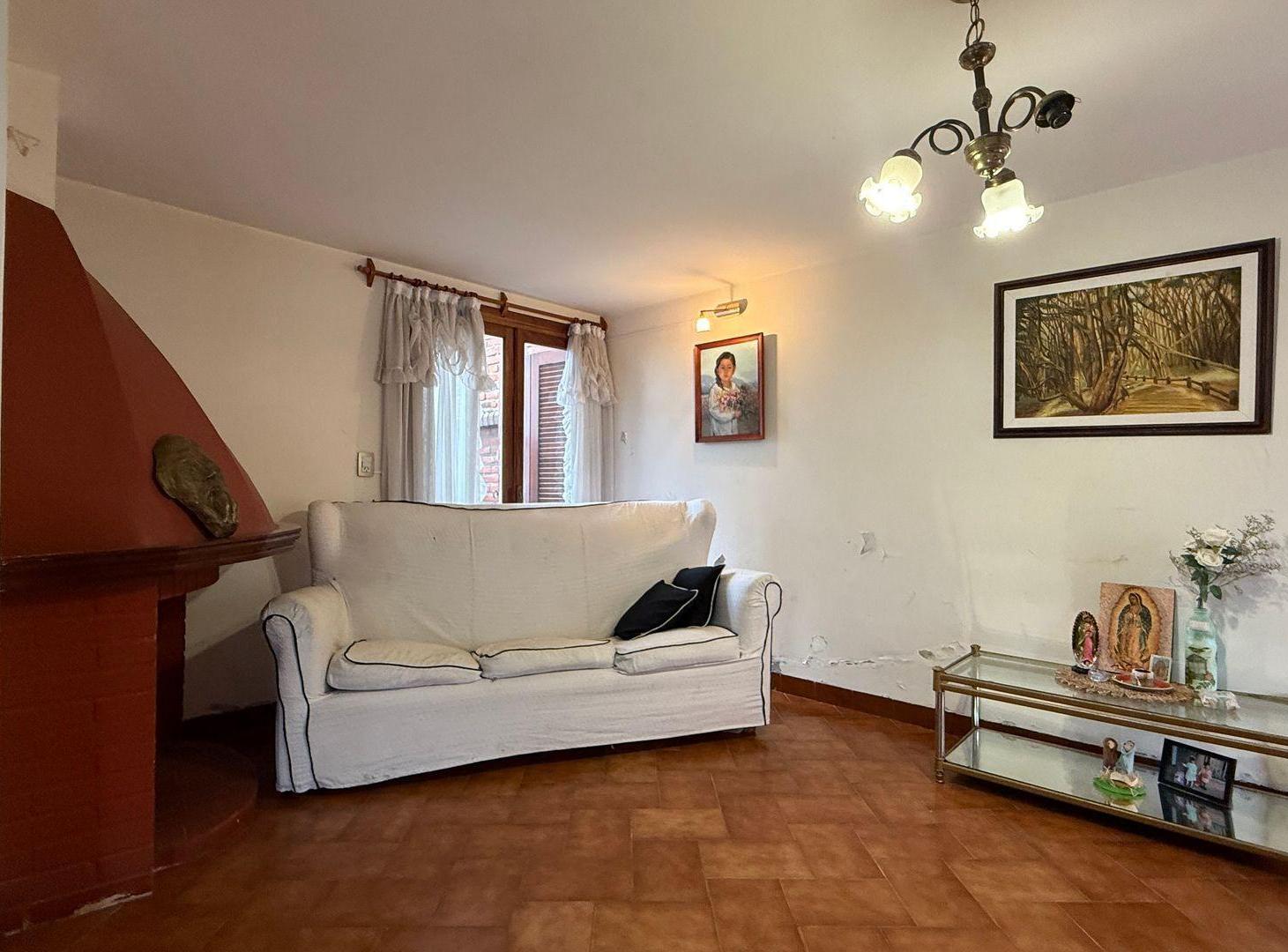Foto de VENTA CASA 4 DORM B° CHIJRA, imagen 1