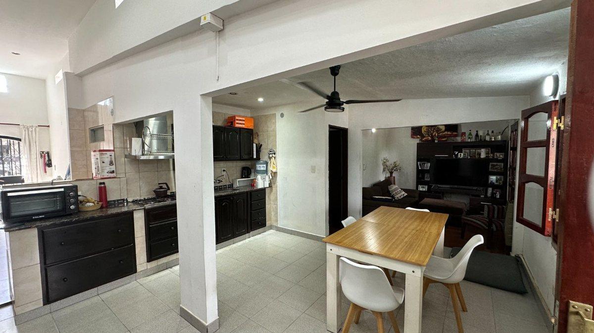 Foto de VENTA-CASA 3 DORMITORIOS-156 M2-A. COMEDERO, imagen 4