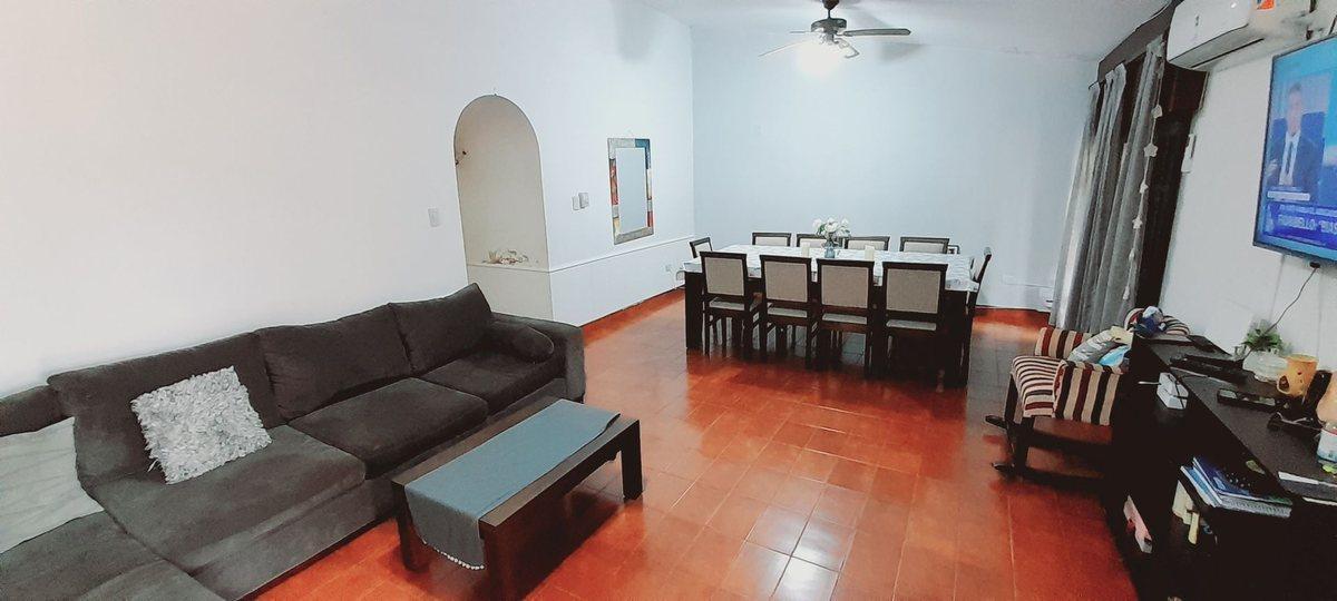 Foto de VENTA CASA DE 4 DORMITORIOS EN BAJO LA VIÑA, imagen 4