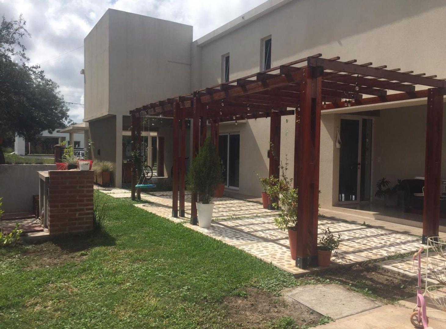 Foto de VENTA CASA DE 3 DORMITORIOS EN LAS DELICIAS, imagen 3